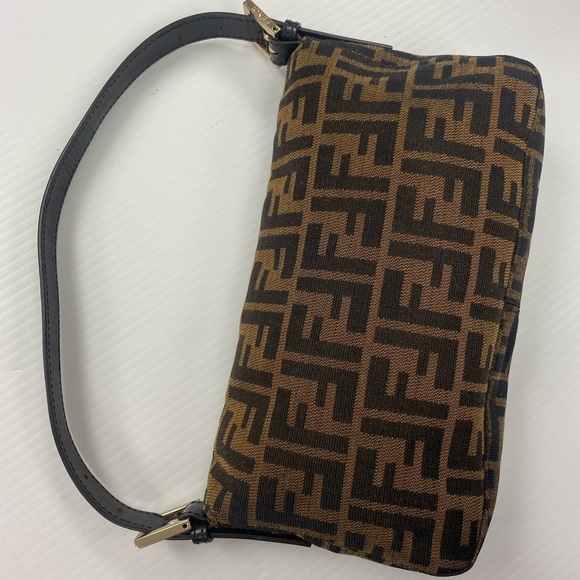SOLD 100% Authentic Fendi Baguette - Picture 5 of 11
